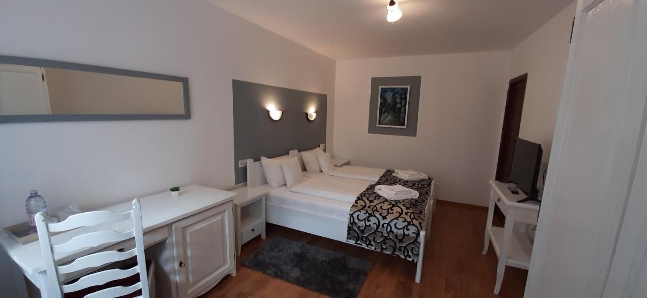 Gasthof Clara Sibiu Quarto foto